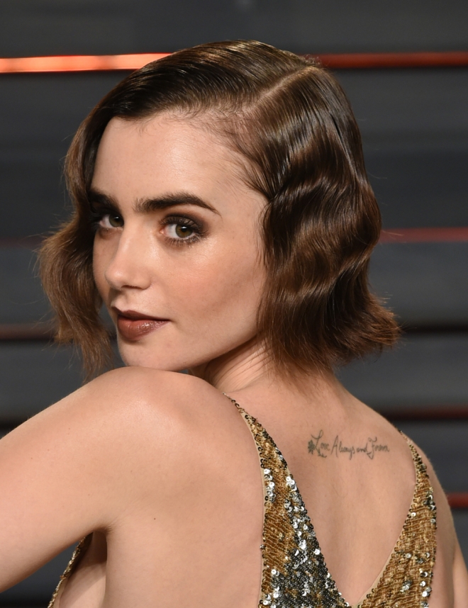 Peinados Oscars 2016: Lily Collins, ondas al agua