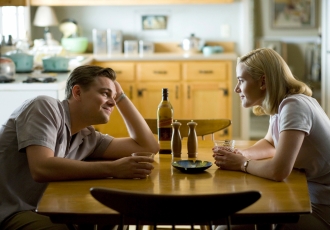 DiCaprio y Kate Winslet deben estar juntos dentro y fuera de la pantalla