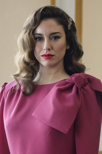 Peinados para bodas: Los clásicos bucles de Blanca Suárez