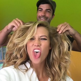 Karlie Kloss y su cara más divertida en una sesión de fotos