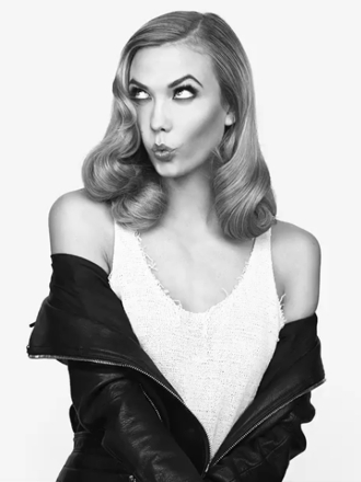 Karlie Kloss, disimulando con una cara muy divertida