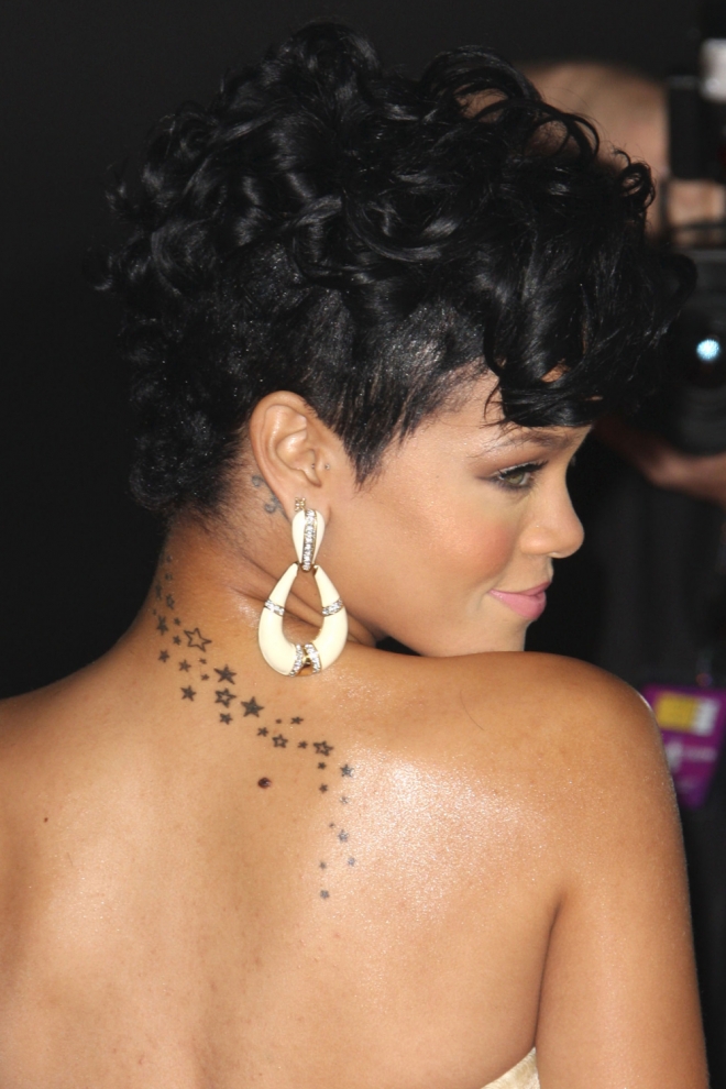 Tatuajes en el cuello: las estrellas de Rihanna