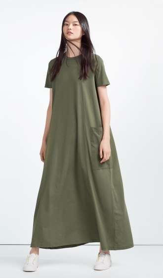 Vestido verde para San Patricio: la opción oversize de ZARA