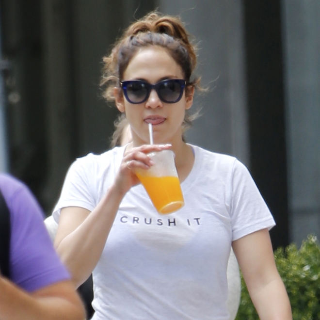 Jennifer Lopez también se apunta a los batidos detox de colores