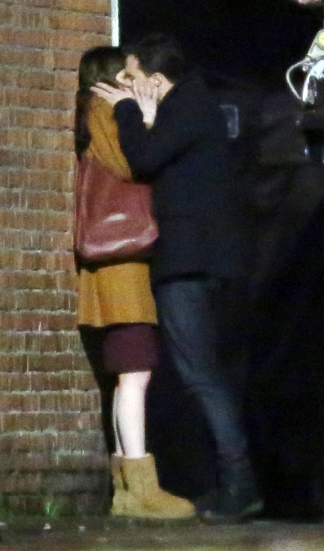 50 sombras más oscuras: Jamie Dornan y Dakota Johnson, besos en la noche