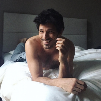 Andrés Velencoso, experto en las fotos en la cama
