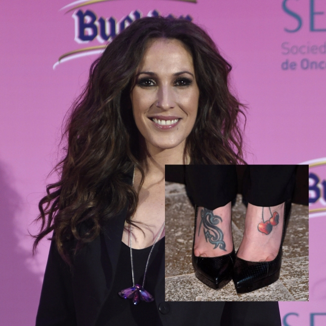 Tatuajes en el empeine: las cerezas de Malú