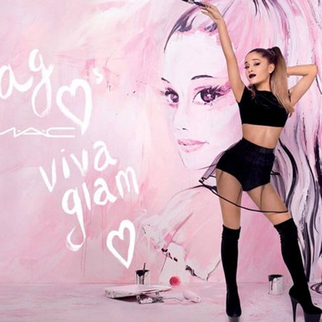 Famosas con línea de maquillaje: Ariana Grande para Mac