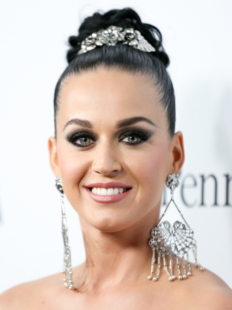 Peinados para novias: el moño elaborado de Katy Perry