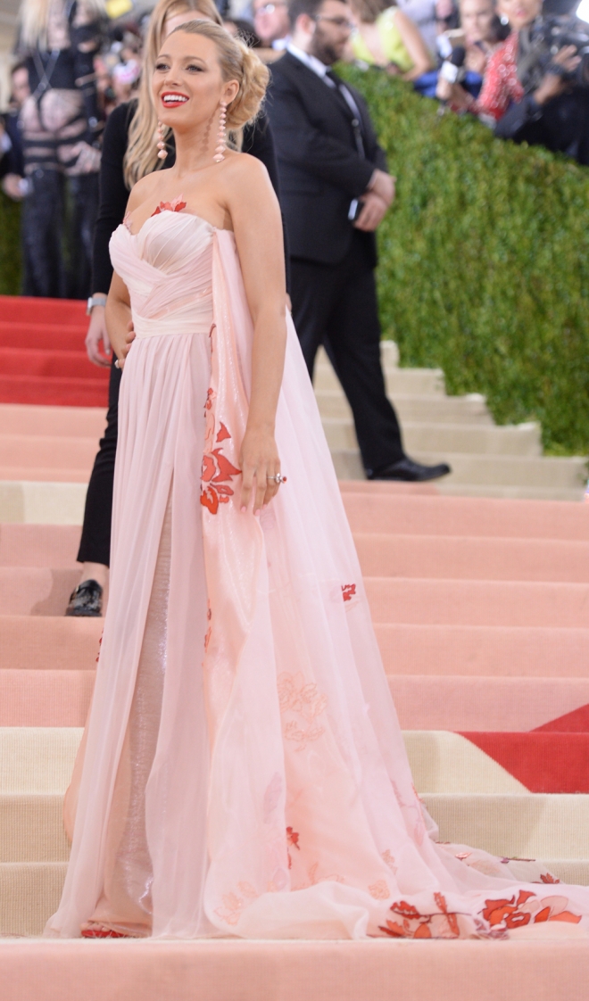 MET Gala 2016: Blake Lively, siempre glamurosa