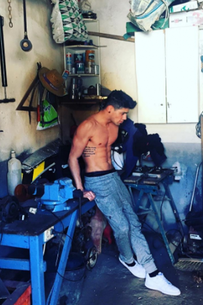 Auryn: David Lafuente presume de cuerpo