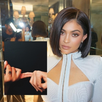 Tatuajes en el dedo: la M de Kylie Jenner