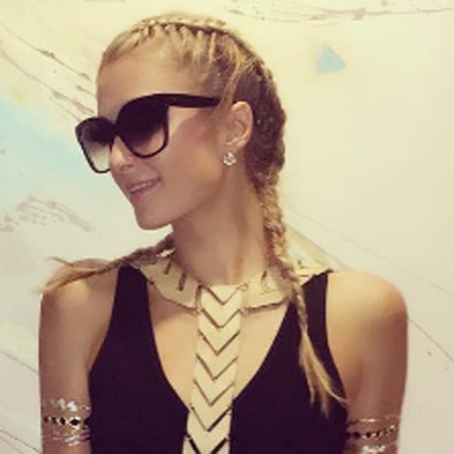 Las trenzas de boxeador de Paris Hilton