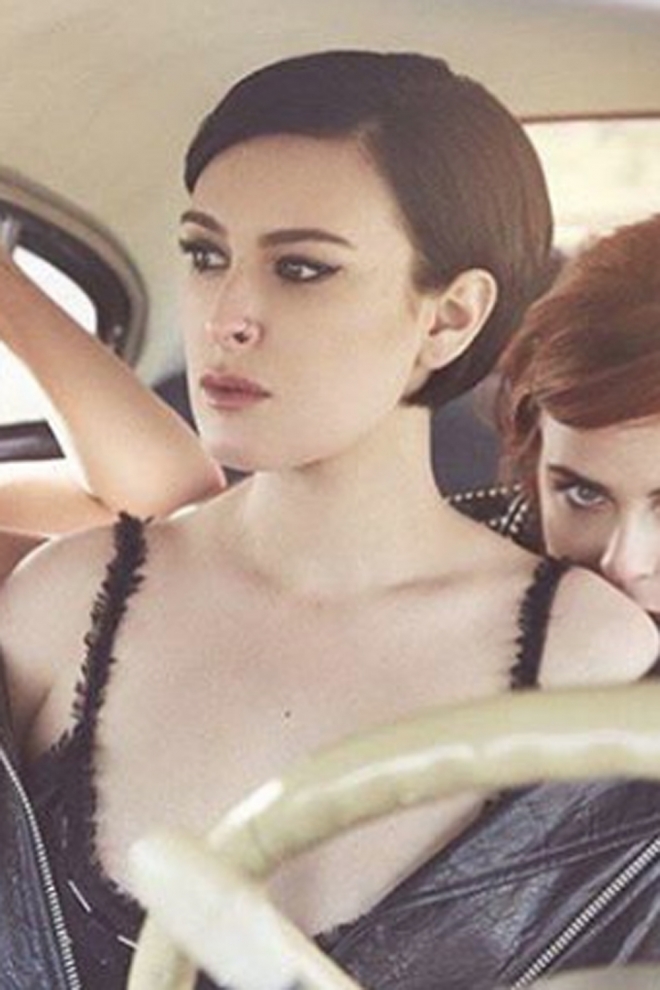 Famosas contra el photoshop: Rumer Willis, menos mandíbula
