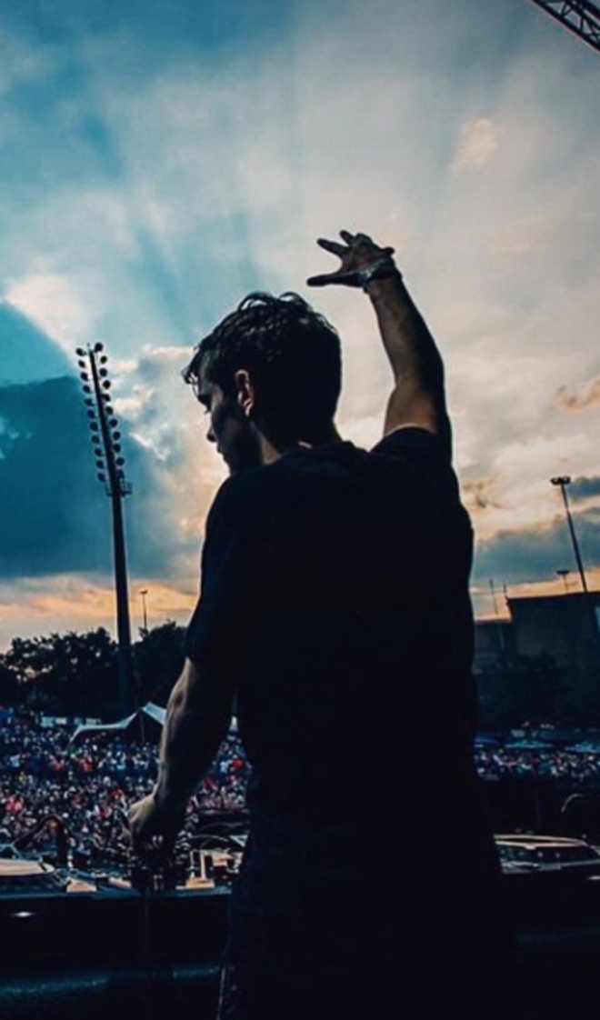 Martin Garrix, entregado a su público
