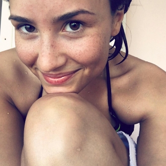 El selfie más fresco de Demi Lovato sin maquillar