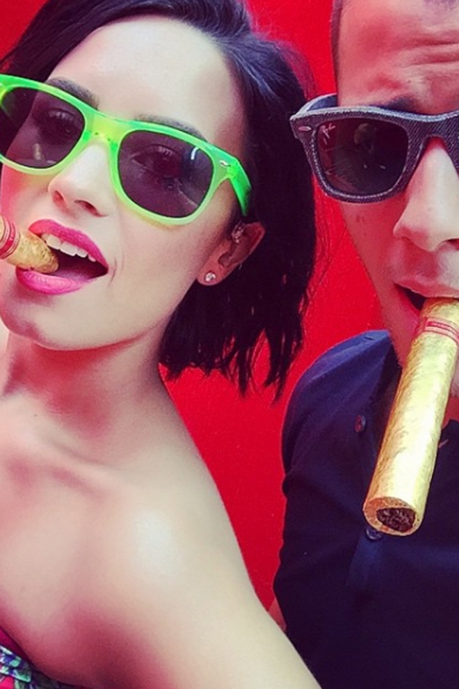 Nick Jonas y Demi Lovato, celebrando éxitos