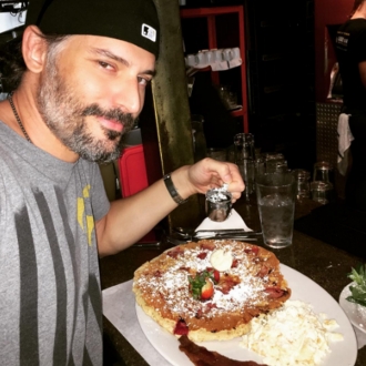 Famosos comiendo: Joe Manganiello, loco por los postres