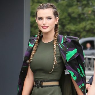 Las boxer braids de Bella Thorne