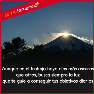 Frases motivadoras sobre el trabajo: guíate siempre por la luz y no por la oscuridad