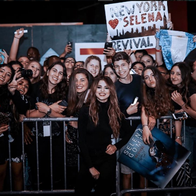 Selena Gomez, volcada con sus fans en su gira