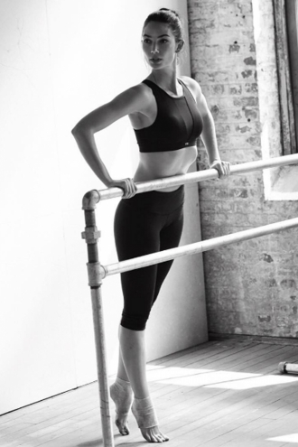 Lily Aldridge se pone a trabajar su cuerpazo en el gimnasio