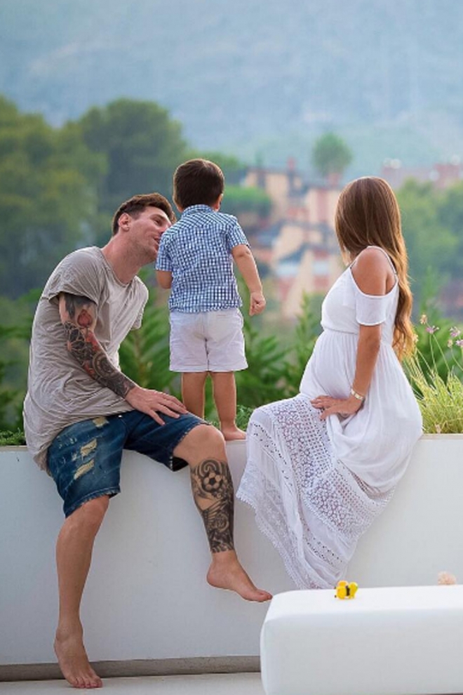 Antonella Roccuzzo y Leo Messi, familia feliz