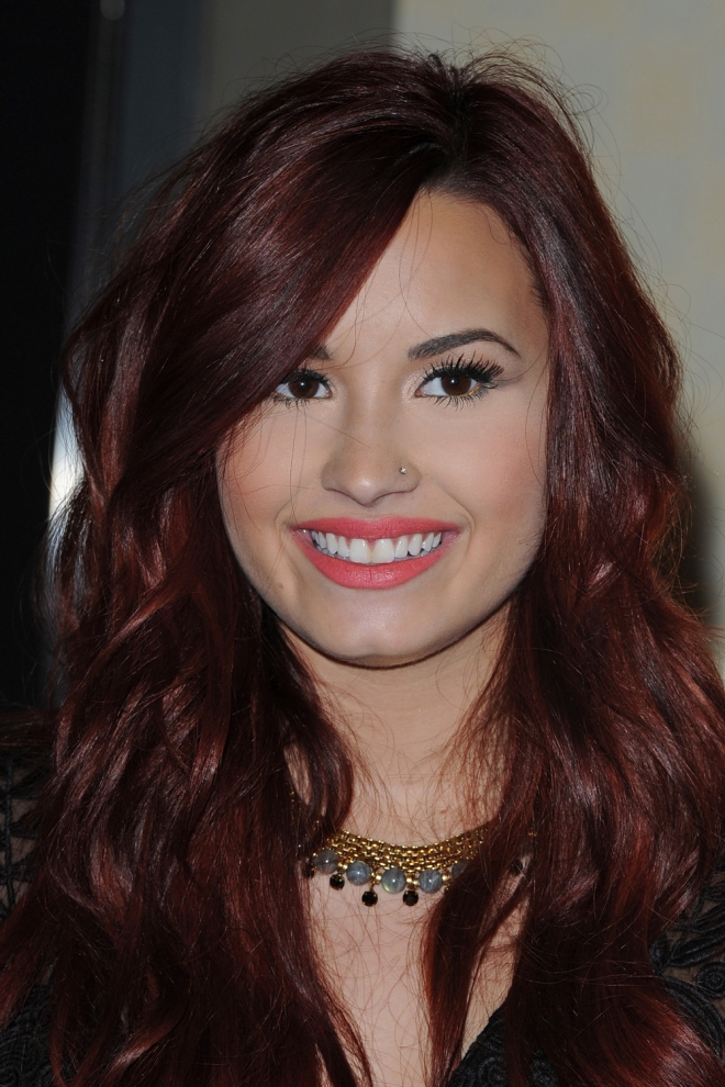 Famosas con piercing en la nariz: Demi Lovato