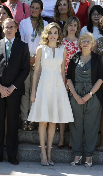 Letizia apuesta por los vestidos brocados