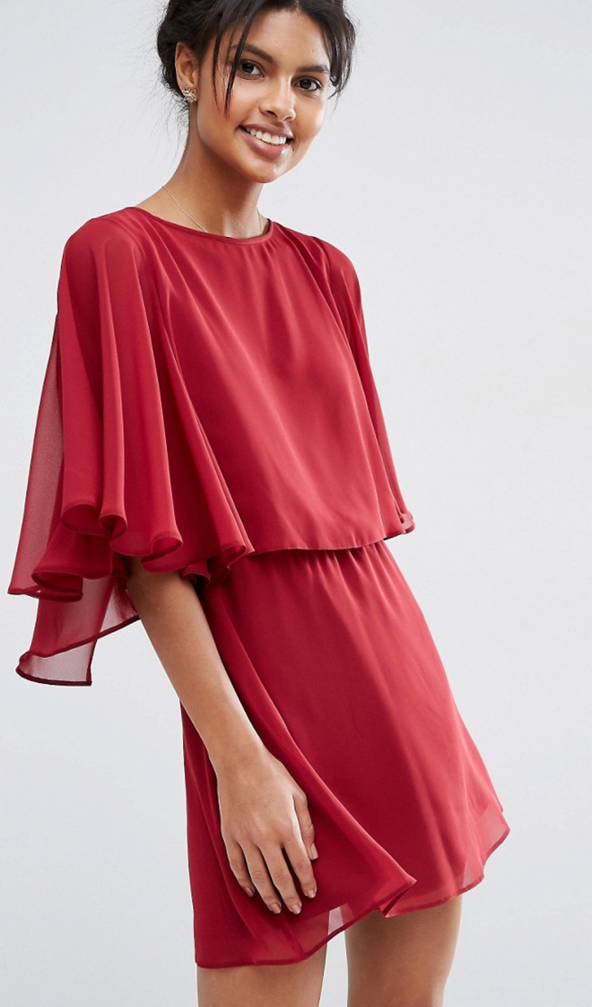 Un vestido rojo de ASOS, ideal para septiembre en bodas