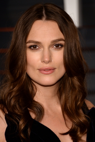 Famosas con cejas grandes: Keira Knightley