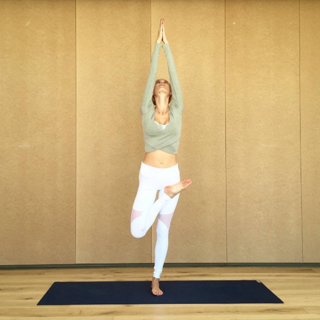 La postura de yoga de Vanesa Lorenzo en Instagram