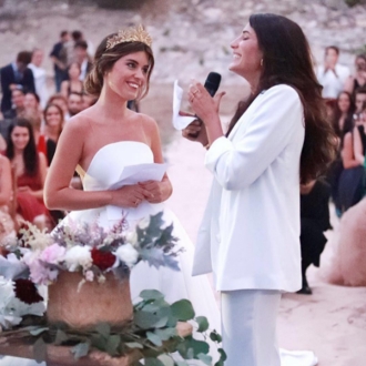 Alba Paul y Aida Domenech el día de su boda