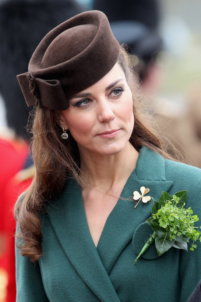 El tocado marrón de Kate Middleton