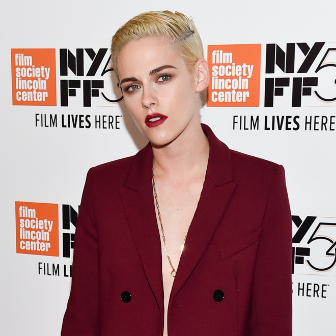 Kristen Stewart también se rinde al rubio platino