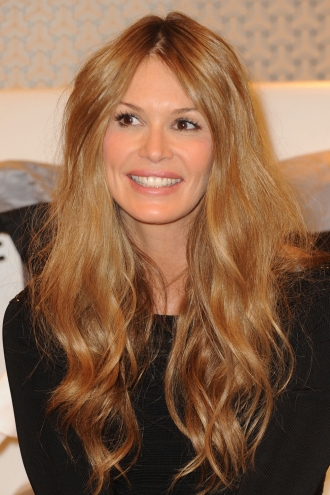 El pelazo con ondas de Elle McPherson