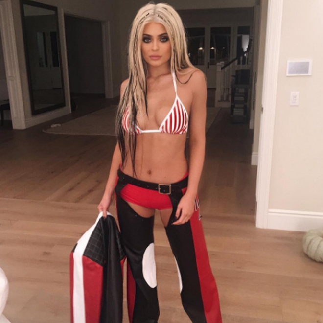 Kylie Jenner, disfrazada de Christina Aguilera en Halloween