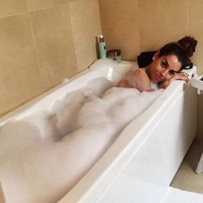 Fotos de famosas en la bañera: Ruth Lorenzo