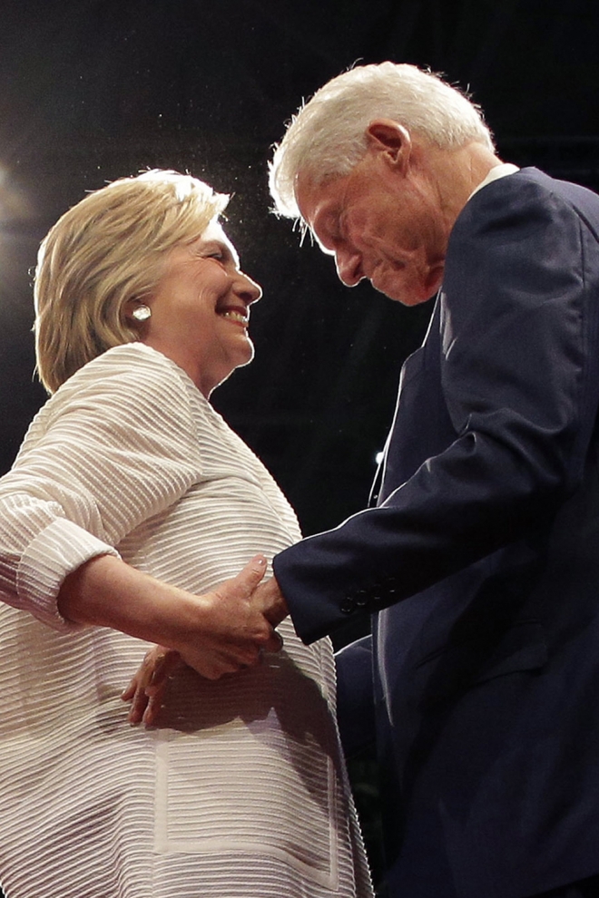 La complicidad de Hillary Clinton y su marido