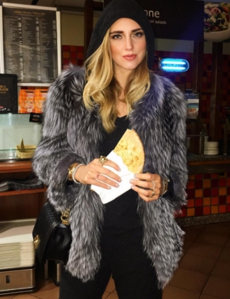 Chiara Ferragni, abrigo gris