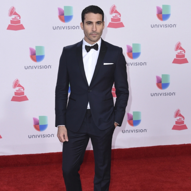 Latin Grammy 2016 Miguel Ángel Muñoz, hecho un pincel