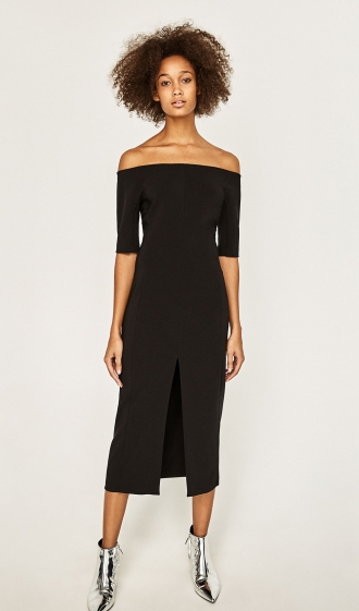 Un vestido negro, ideal para ir a trabajar en 2017 con ZARA