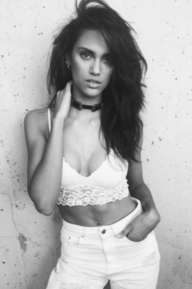 Dalianah Arekion, todo al blanco