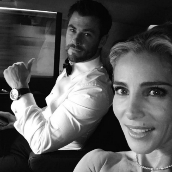 Elsa Pataky y Chris Hemsworth, llegando a los Globos de Oro 2017
