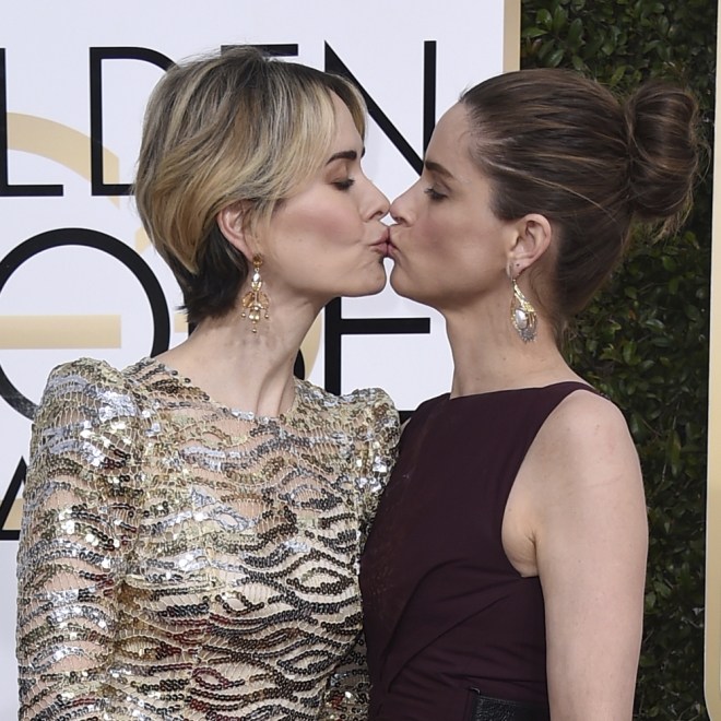 Globos de Oro 2017: El beso de Sarah Paulson y Amanda Peet