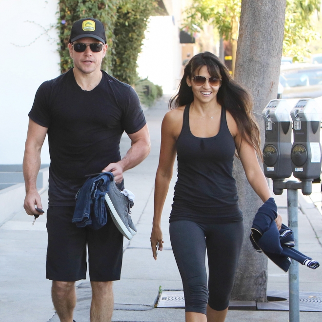 El actor Matt Damon sale a andar con su mujer Luciana Barroso para mantener...