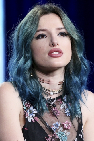 Famosas con piercing: Bella Thorne