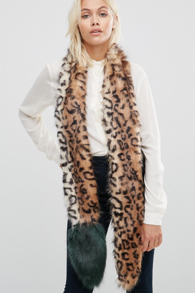 Ola de frío: Bufanda con cola