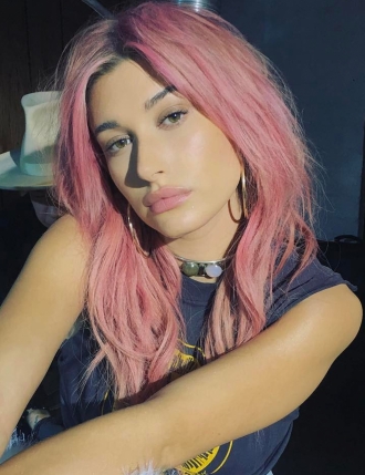 Hailey Baldwin, cambia de look