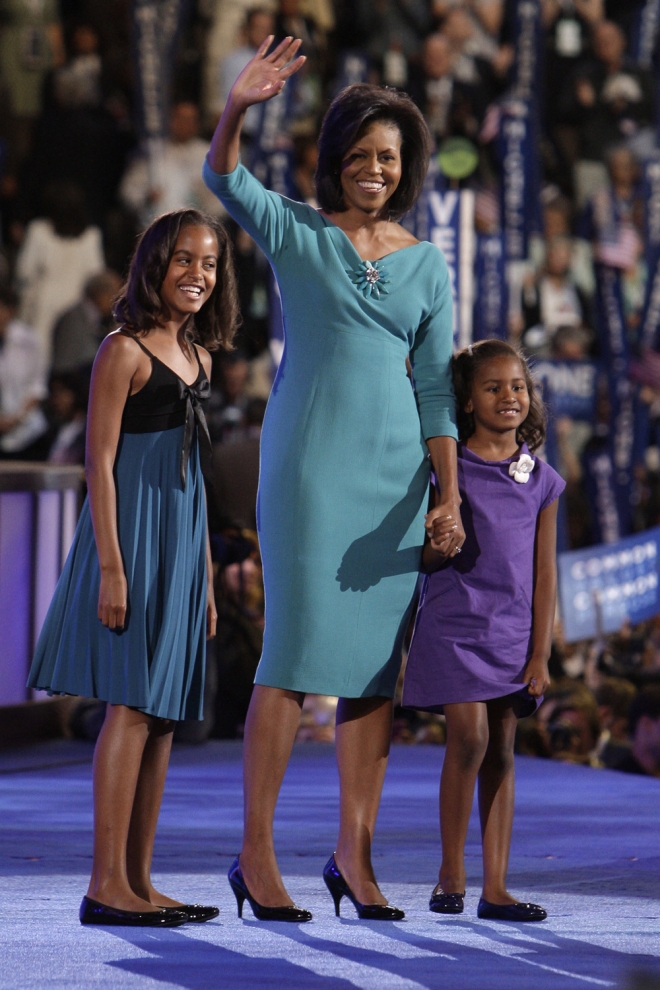 Malia, con Michelle Obama y su hermana pequeña